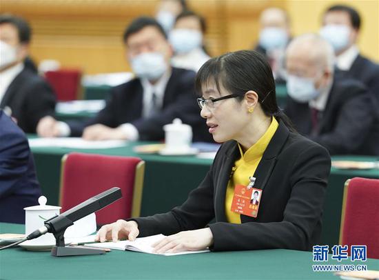 5月24日，全國(guó)人大代表禹誠(chéng)參加湖北代表團(tuán)的審議并發(fā)言。新華社記者 黃敬文 攝